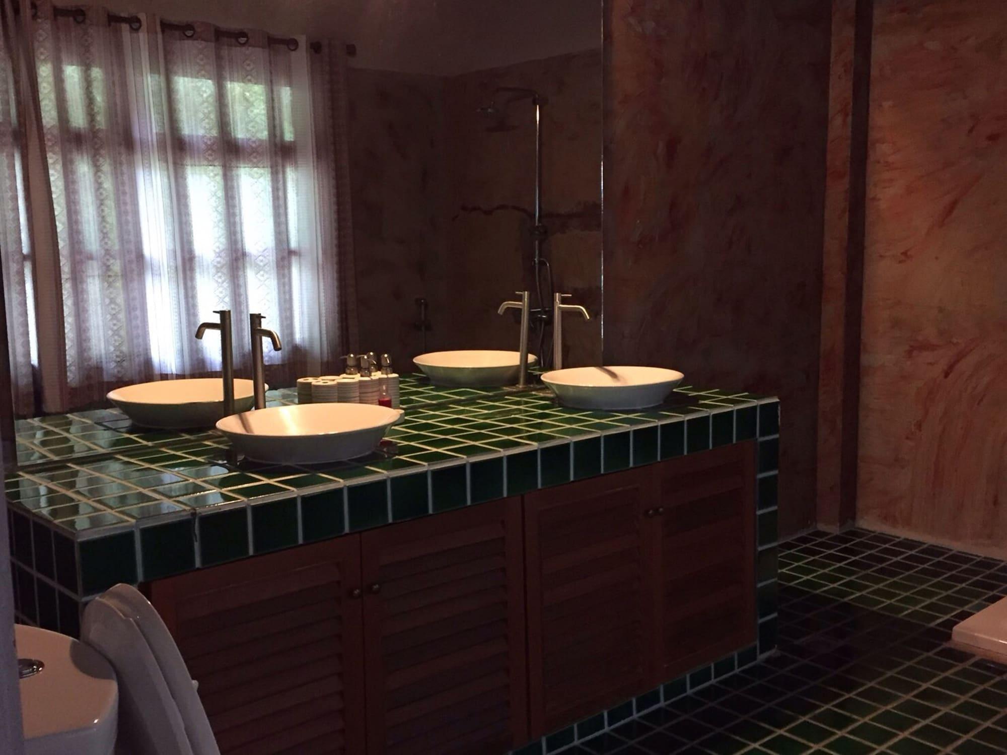 האנג דונג Chiangmai Royal Creek Hotel מראה חיצוני תמונה
